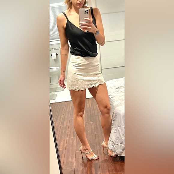 Forever 21 Mini Skirt, Laser Cut Pattern, Like new condition, Size: S - Picture 4 of 10